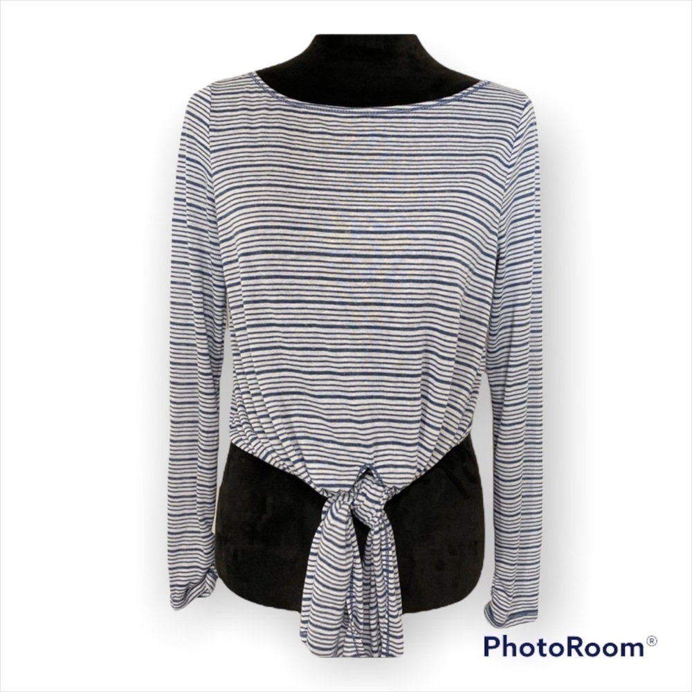 𝅺Chelsea & Violet NWT crop tie striped blue white top size Medium